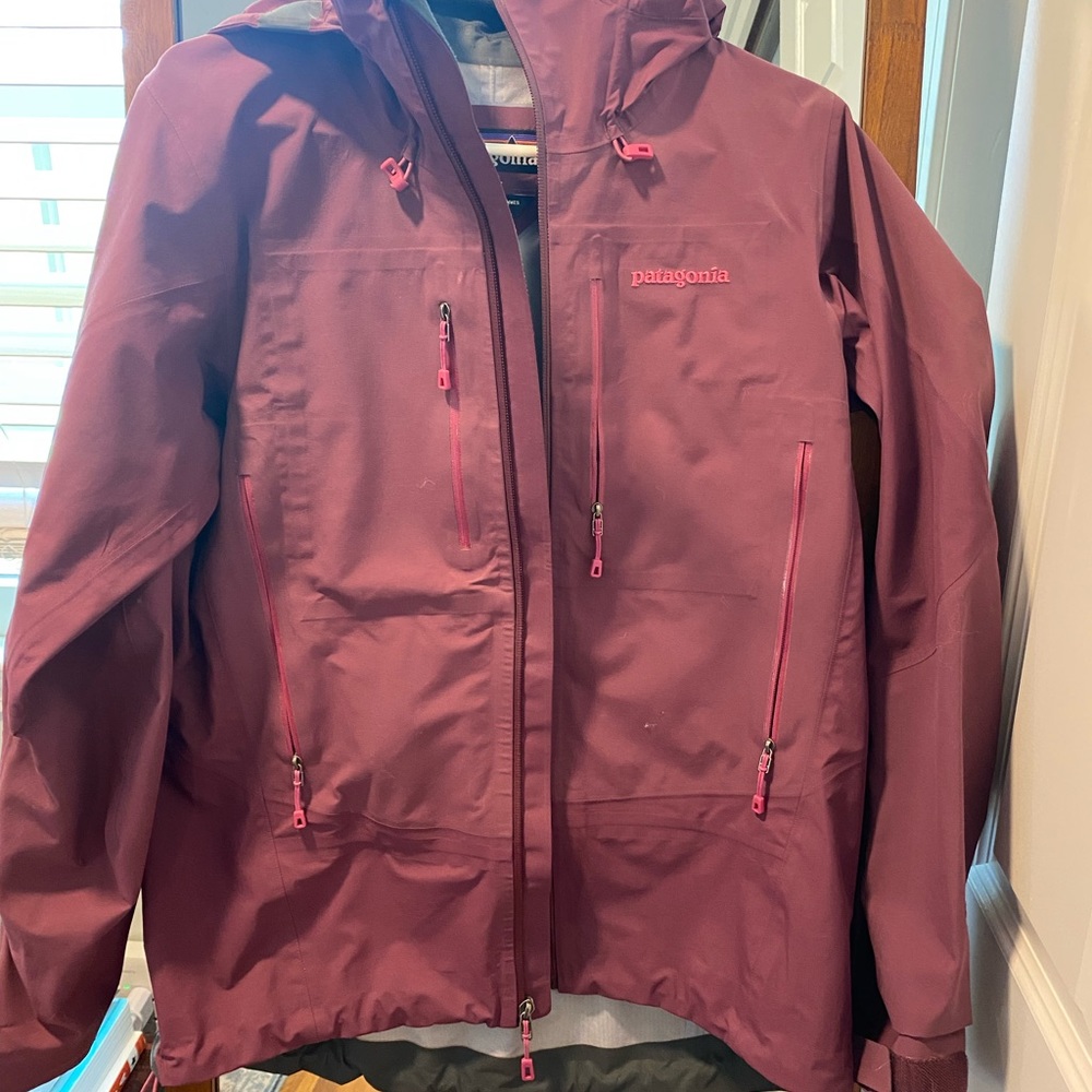 Womens Patagonia shell size medium
